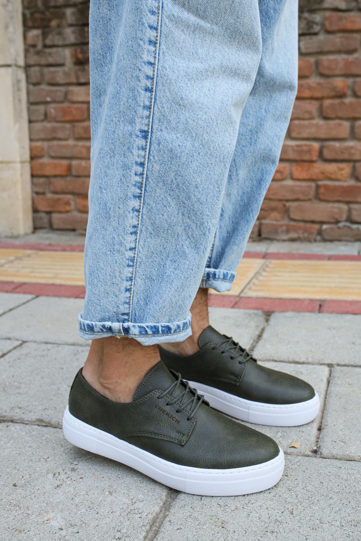 Casual Style Sneaker